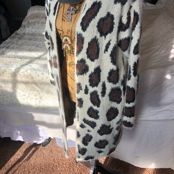 Animal print sweater - Picture 1 of 6